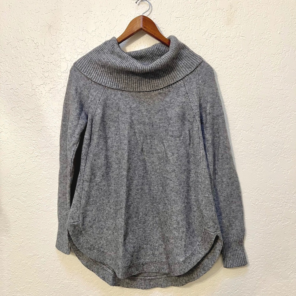 Anthropologie‎ Cowl Neck Sweater Heathered Grey Curved Tulip Hem Pullover Medium